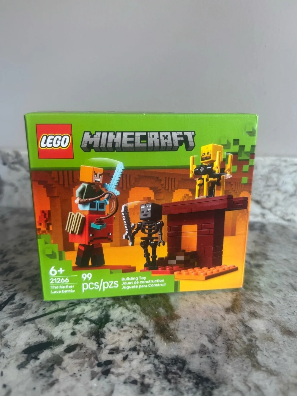 LEGO Minecraft The Nether Lava Battle (21266) 99pcs Alex 6+ Separator